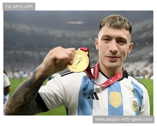 利桑德罗·马丁内斯凶悍拦截