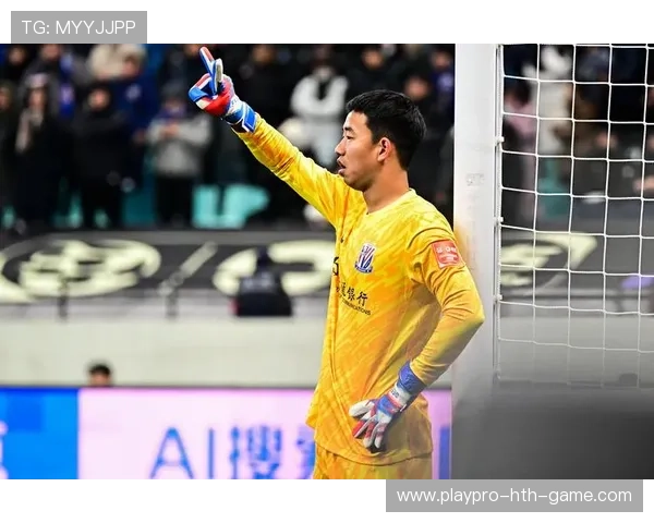 鲍亚雄飞身扑出重炮远射稳固申花防线